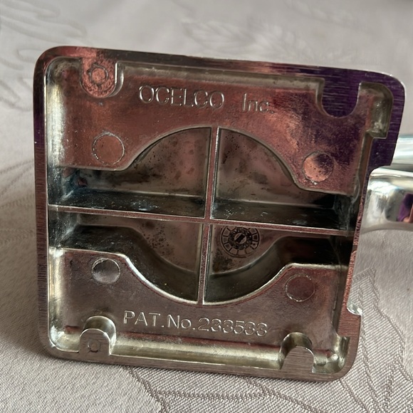 Rare VTG Ocelco Die Cast Metal Hand Operated Pill Crusher - Picture 6 of 9